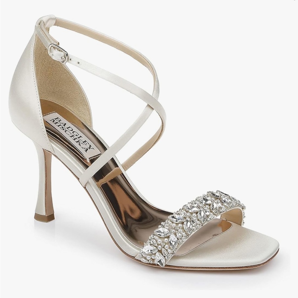 Badgley Mischka Nala Curvy Stiletto Heel in Ivory Satin